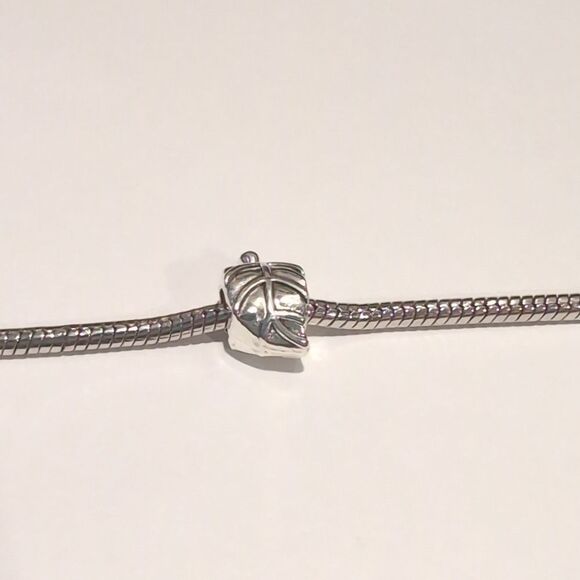 Silver Leaf Charm for Pandora Style Bracelet - Picture 1 of 4